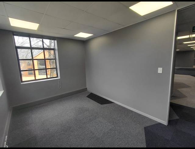 794M² OFFICE TO LET IN LYME PARK